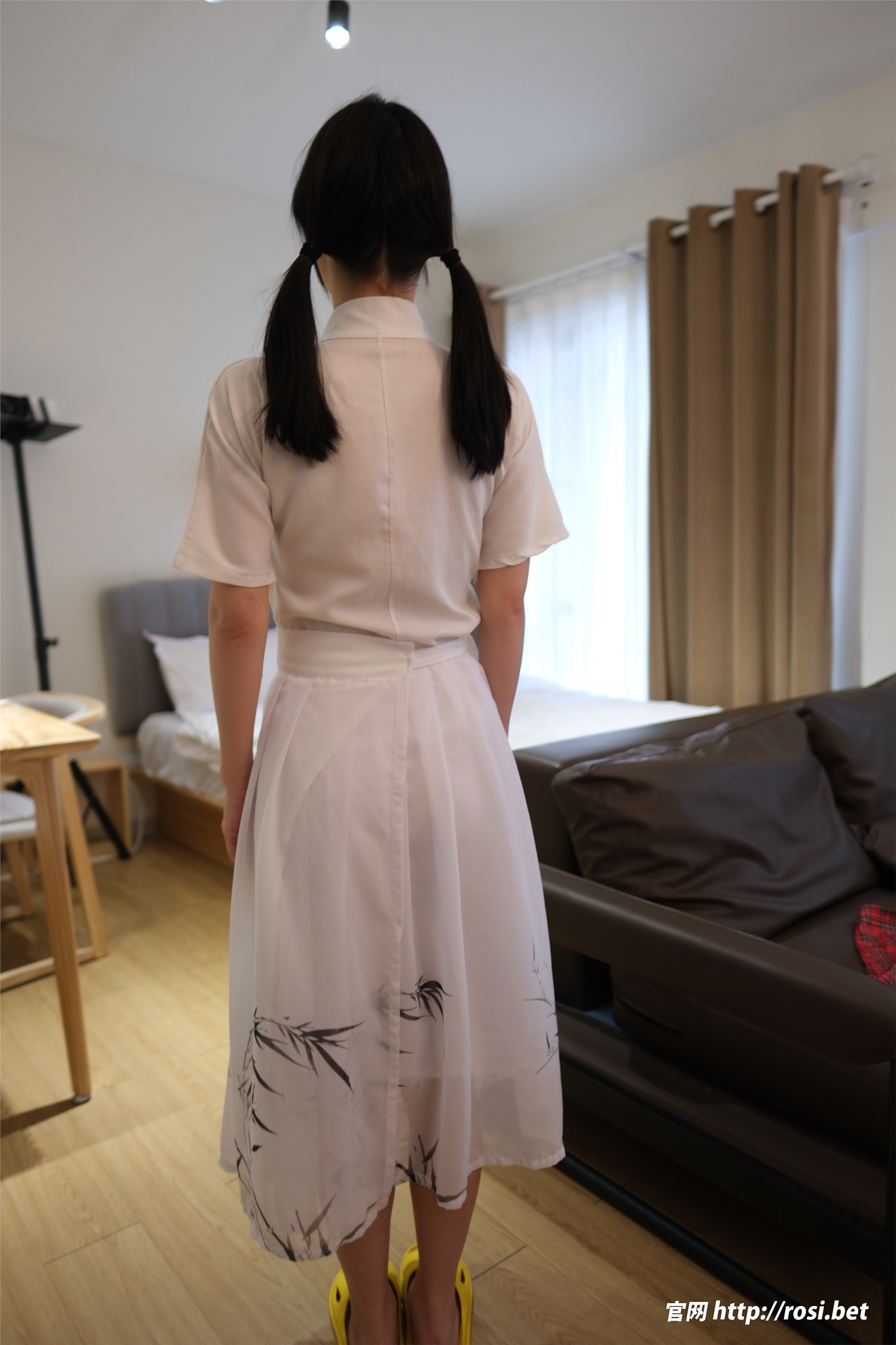 ROSI写真 2024.11.30 NO.4744